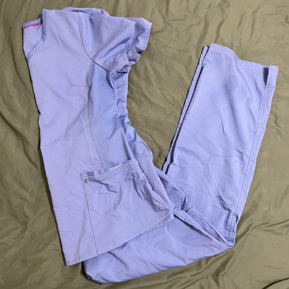 Scrub set